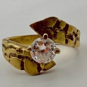 sz7 Women's clear stone bypass ring nature inspo